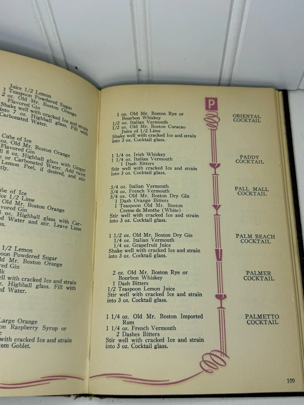 VTG Old Mr. Boston De Luxe Official Bartenders Guide 4th Printing 1940 Bar Decor